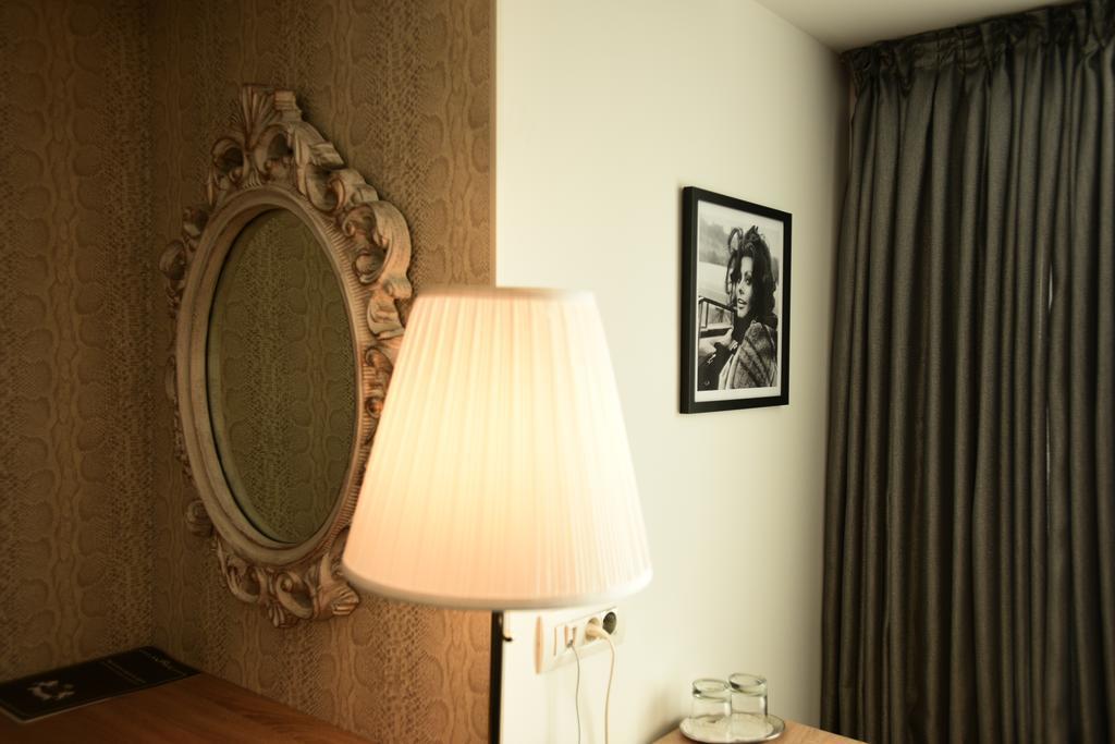 La Rocca Boutique Hotel كرايوفا المظهر الخارجي الصورة