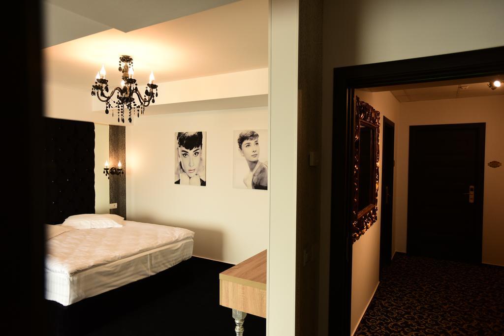 La Rocca Boutique Hotel كرايوفا المظهر الخارجي الصورة