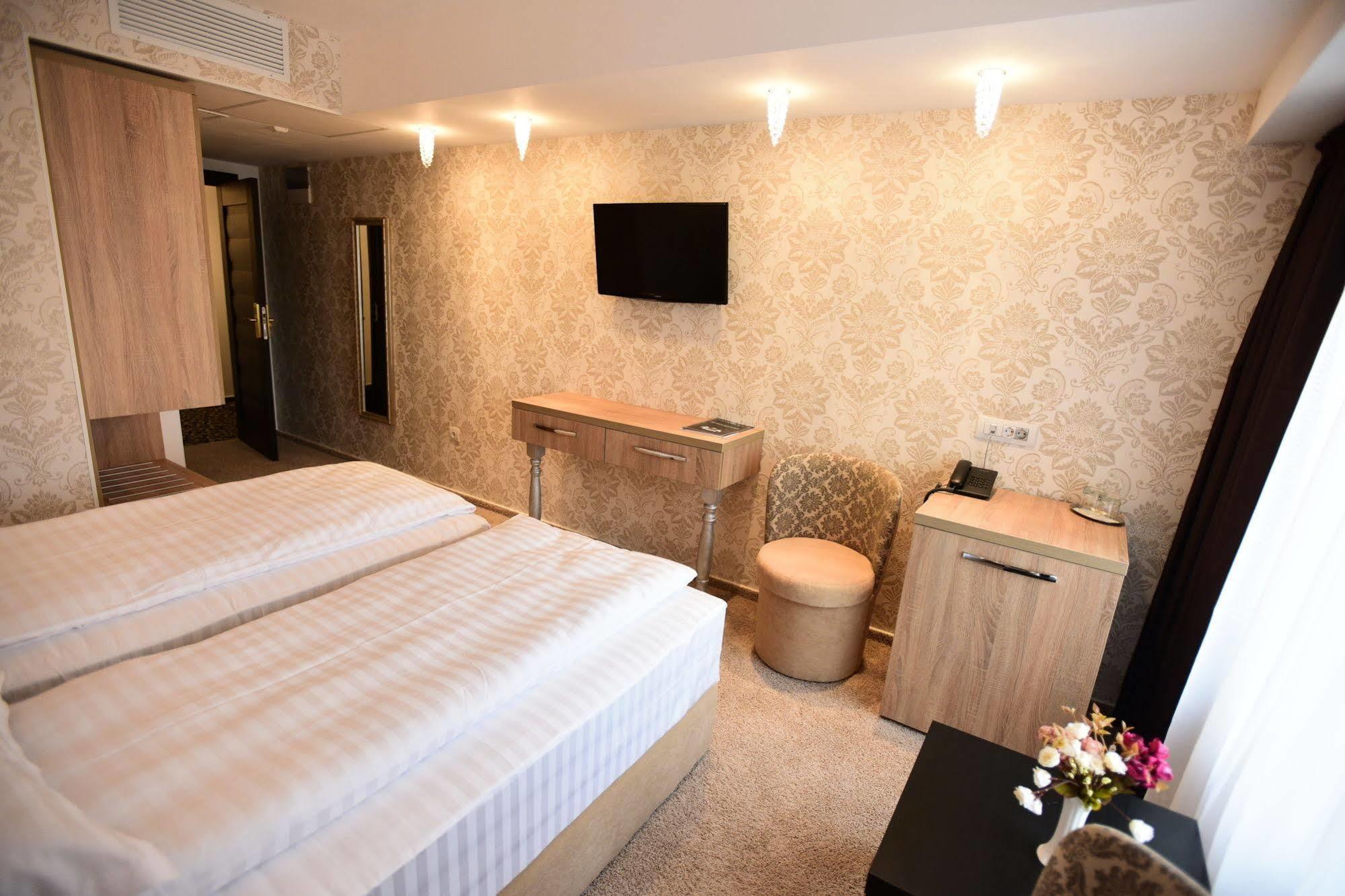 La Rocca Boutique Hotel كرايوفا المظهر الخارجي الصورة